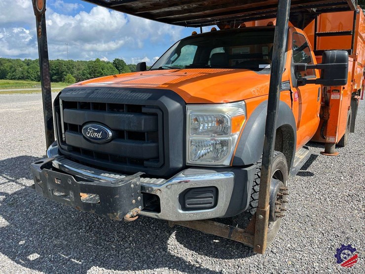 2015-ford-f550-image-16