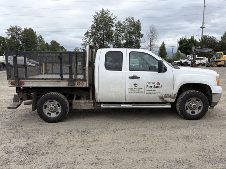 2013-gmc-sierra-2500-image-3