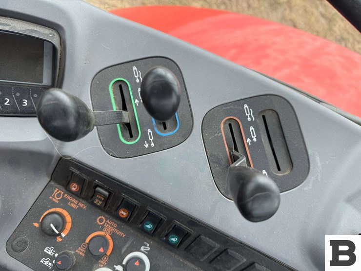 2021-kubota-m6-141-image-54