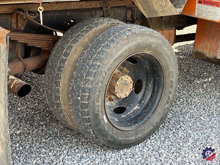 2015-ford-f550-image-9