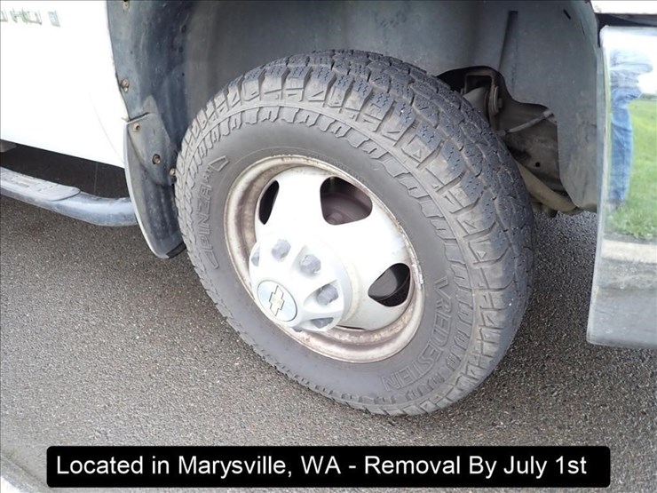2009-chevrolet-3500-image-21