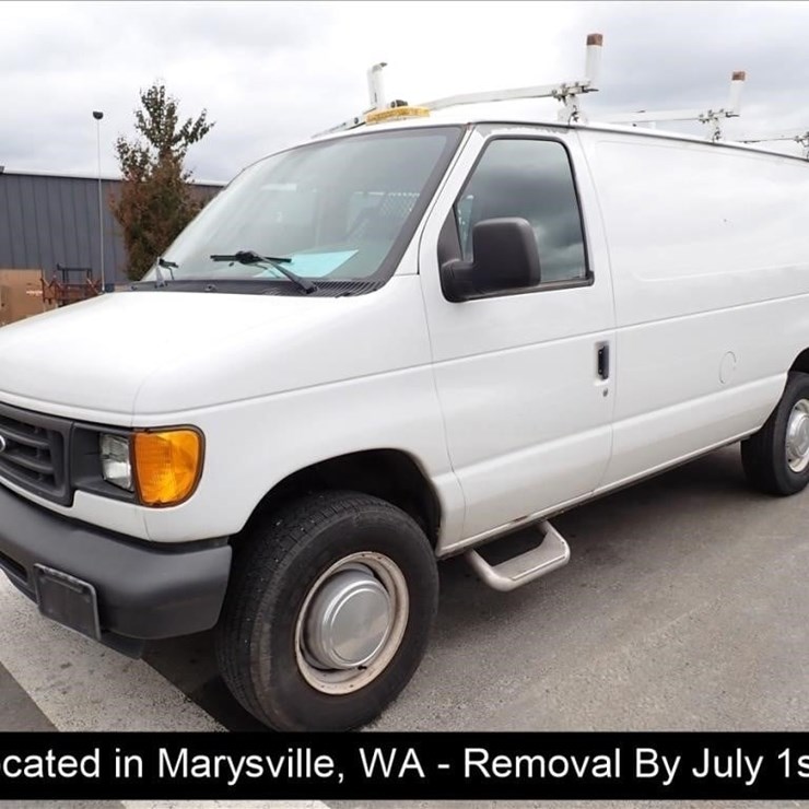 2004 FORD E350