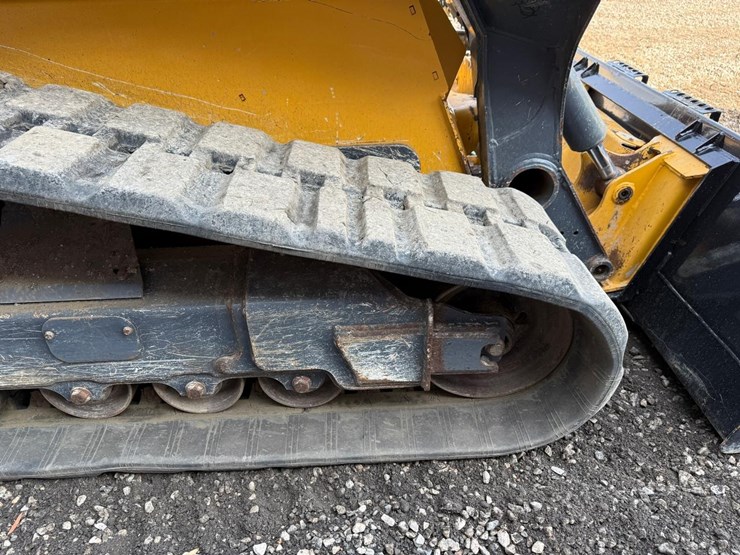 2023-deere-333g-image-14