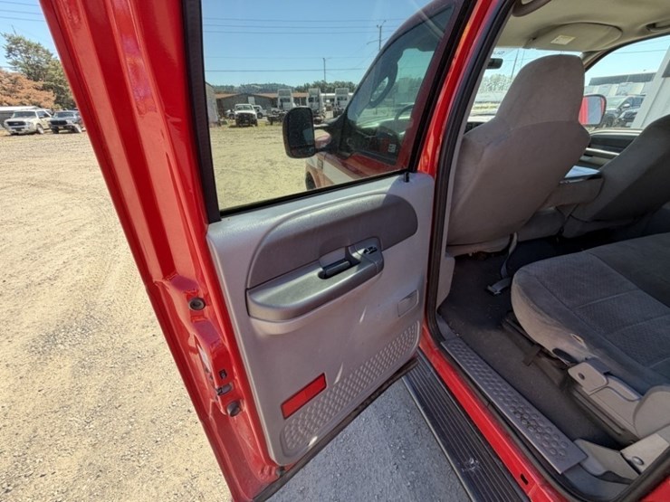 2004-ford-f350-xlt-image-21