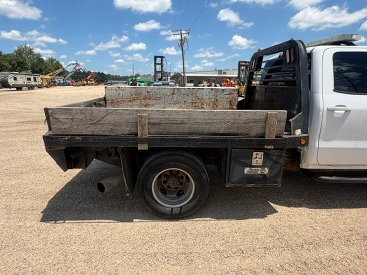 2015-chevrolet-silverado-3500-image-22