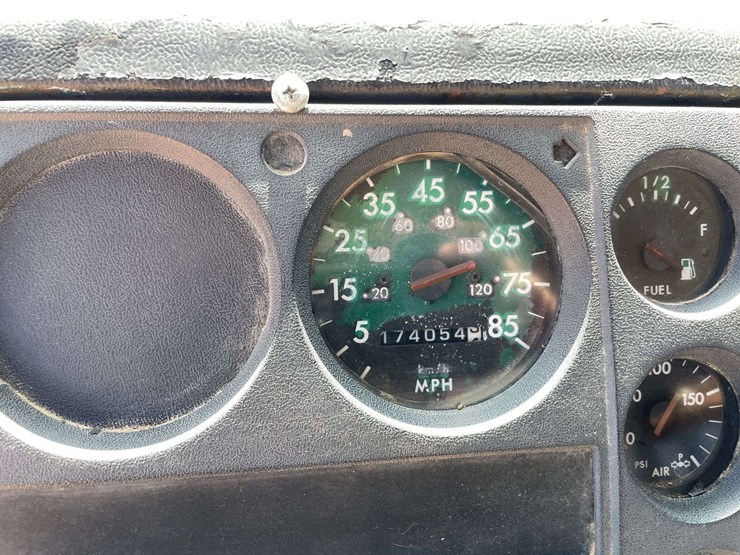 1993-freightliner-fl60-image-26