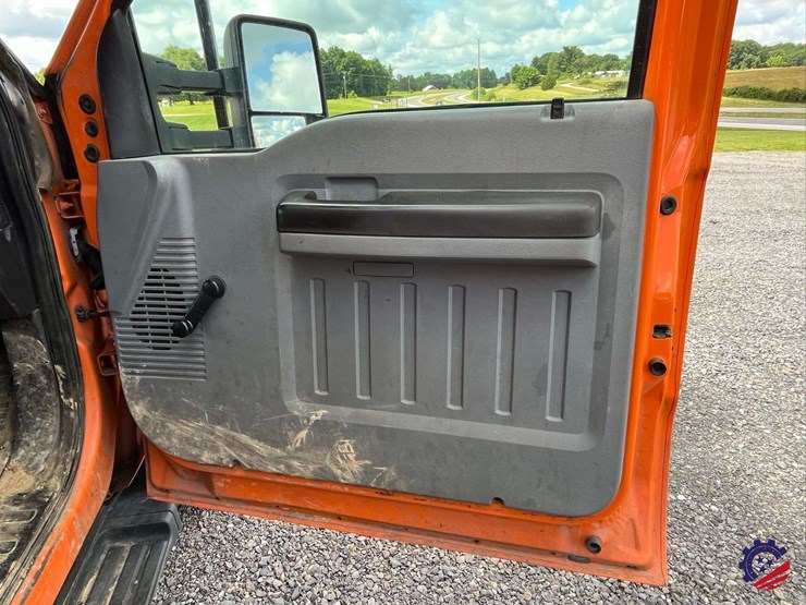 2015-ford-f550-image-84