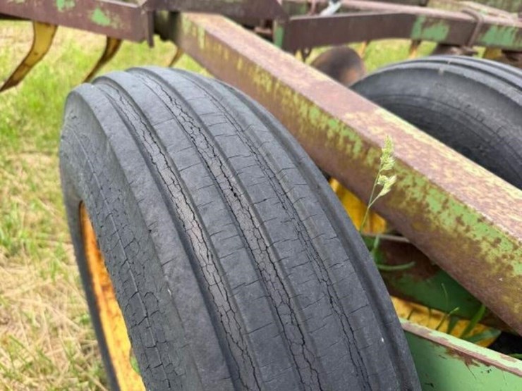john-deere-14-image-9