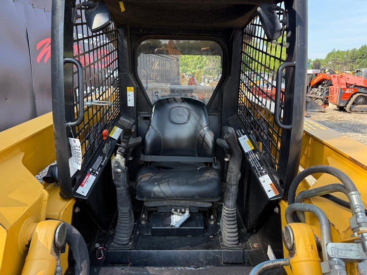 john-deere-270-image-12