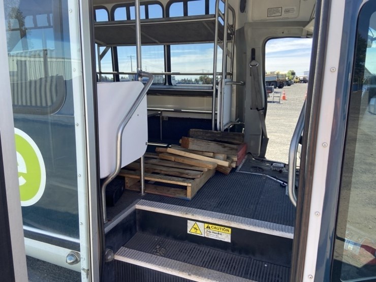 2014-ford-e450-sd-image-24