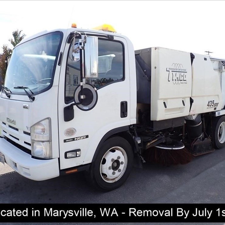 2010 ISUZU NQR