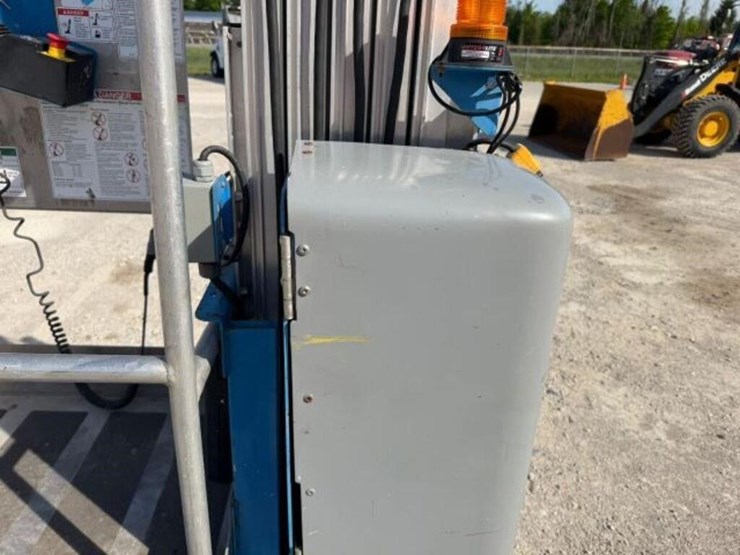 2015-genie-gr-20-electric-personnel-lift-gr1539528-image-25