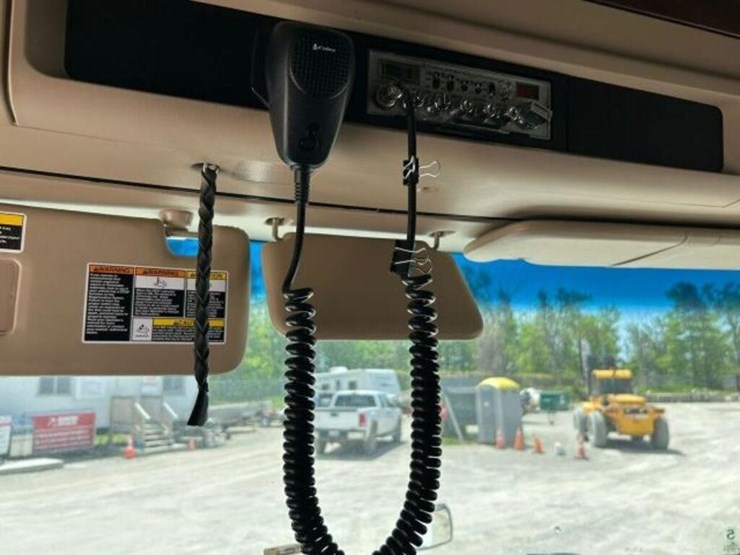 2020-kenworth-t680-image-41