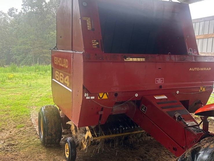 new-holland-664-image-1