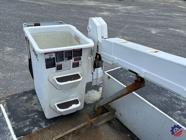 2013-ford-f550-image-40