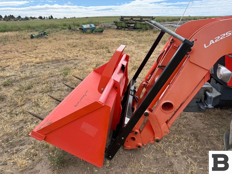 2021-kubota-m6-141-image-10