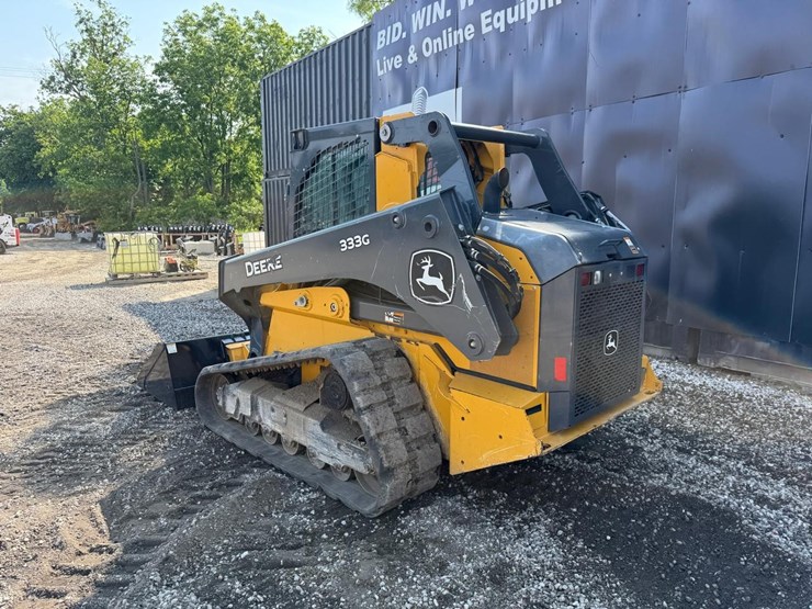 2023-deere-333g-image-2