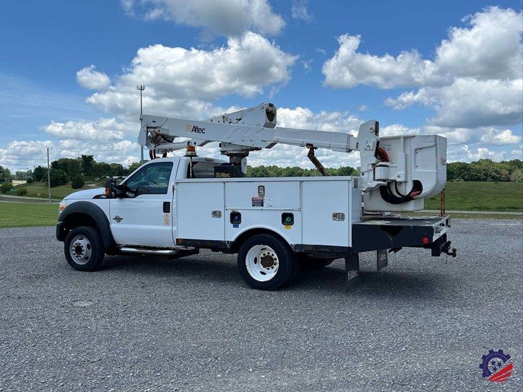 2013-ford-f550-image-2