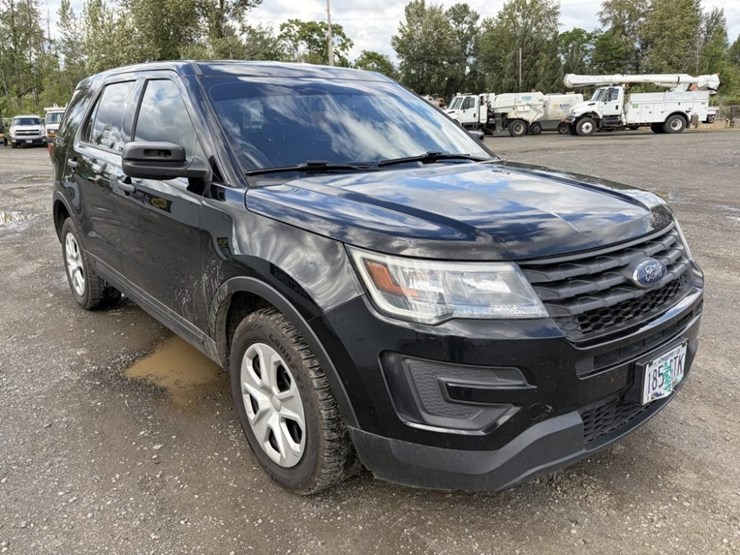 2018-ford-explorer-image-2