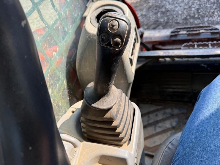 kubota-svl90-2-image-24