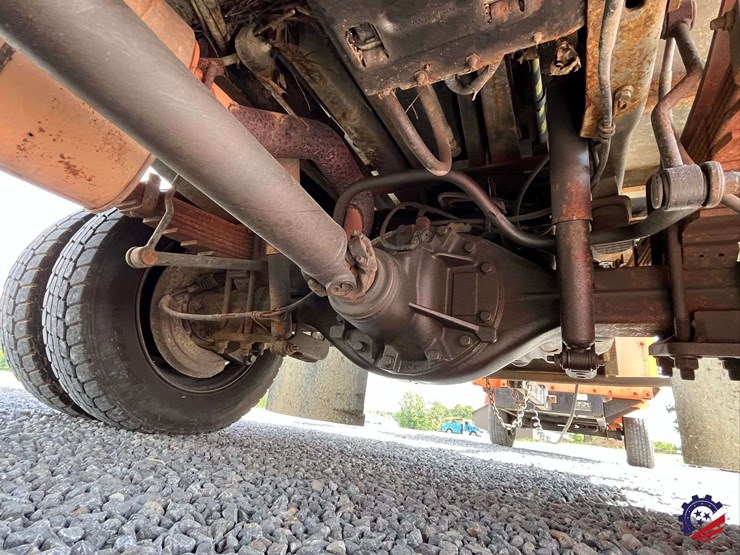2015-ford-f550-image-25