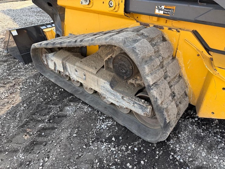 2023-deere-333g-image-16