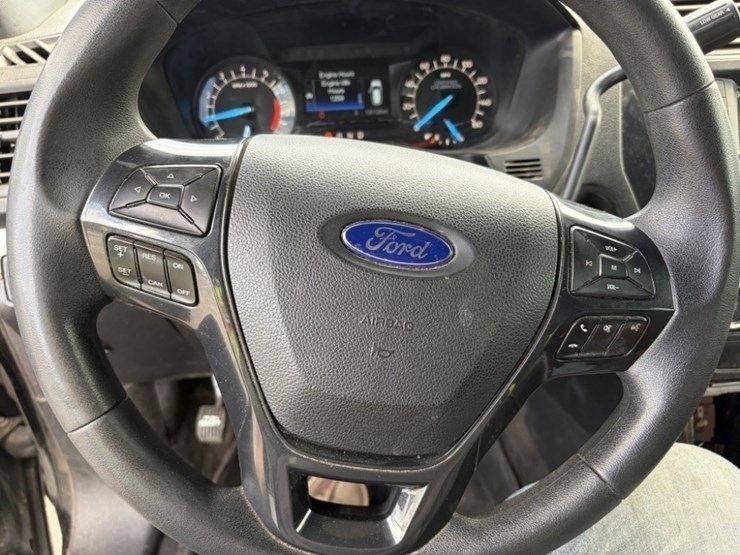 2018-ford-explorer-image-31