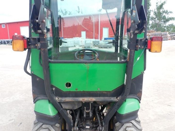 2011-john-deere-1023e-image-22
