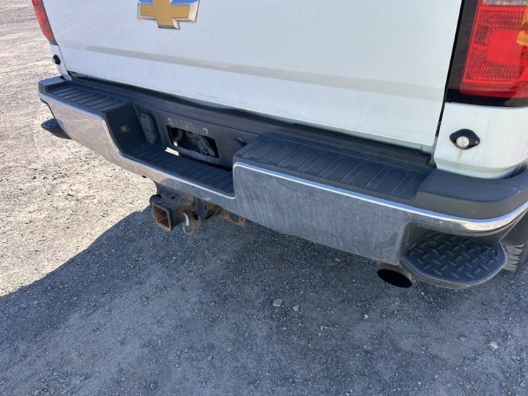 2015-chevrolet-silverado-2500-image-14