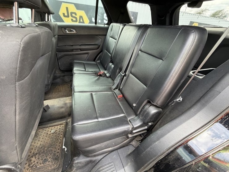 2018-ford-explorer-image-22