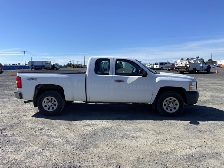 2011-chevrolet-silverado-1500-image-3