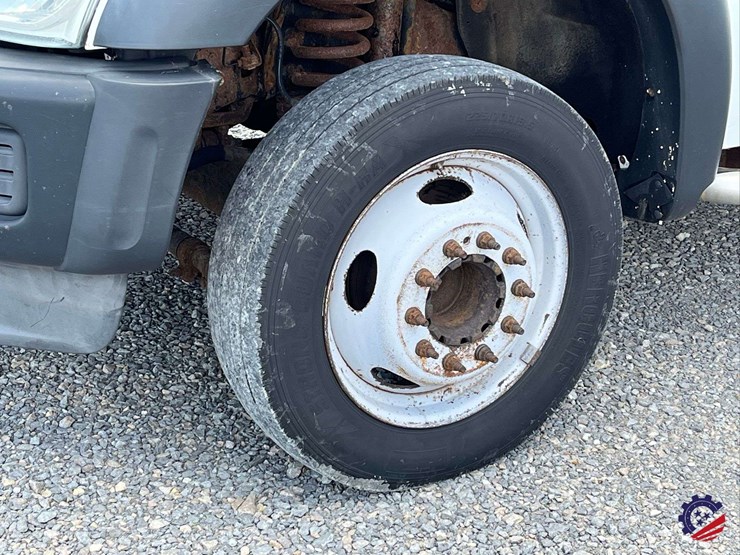 2013-ford-f550-image-5