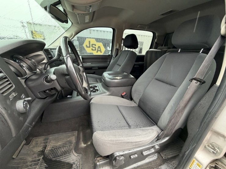2009-chevrolet-silverado-2500-hd-lt-4x4-pickup-image-22