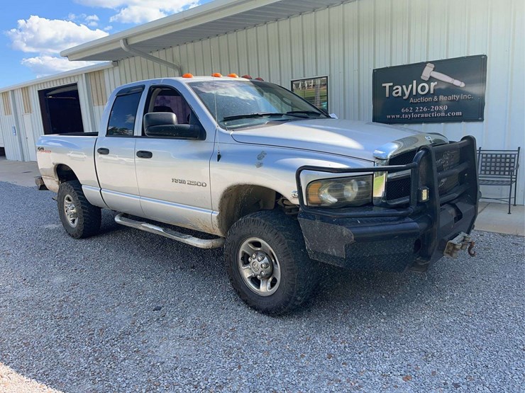 2004-dodge-ram-2500-image-1