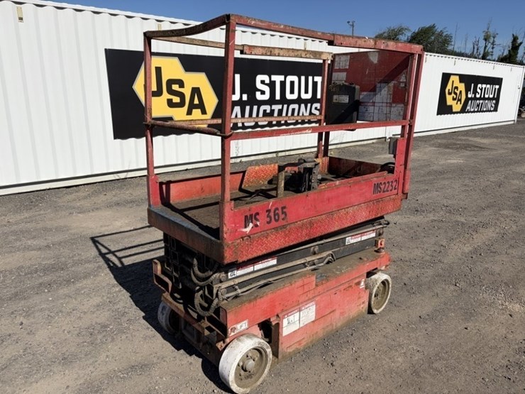 1997-grove-sm2232e-scissor-lift-image-1