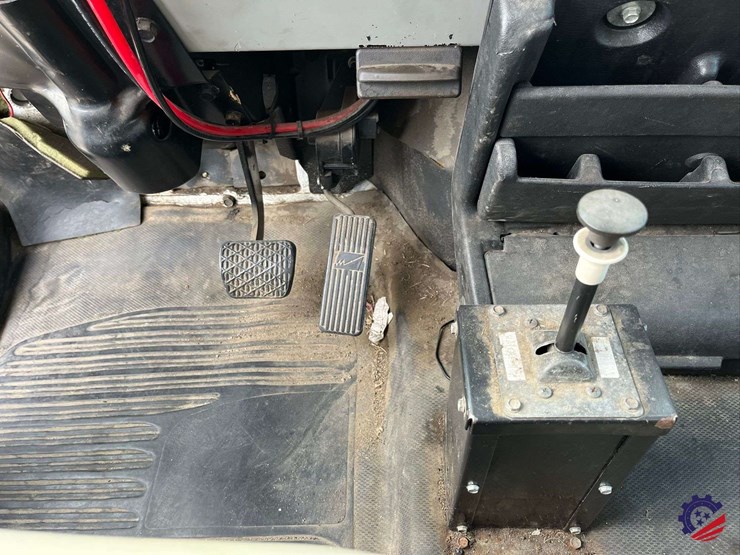 2003-freightliner-fl70-image-67