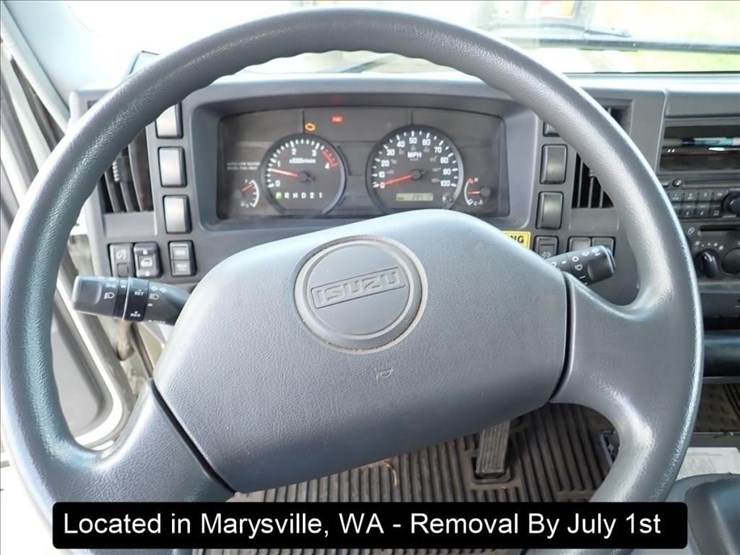 2010-isuzu-nqr-image-22