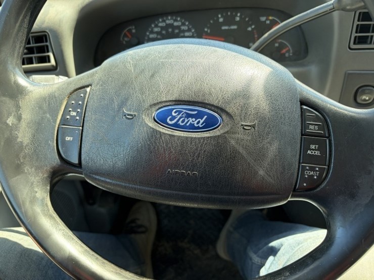 2004-ford-f350-xlt-image-27