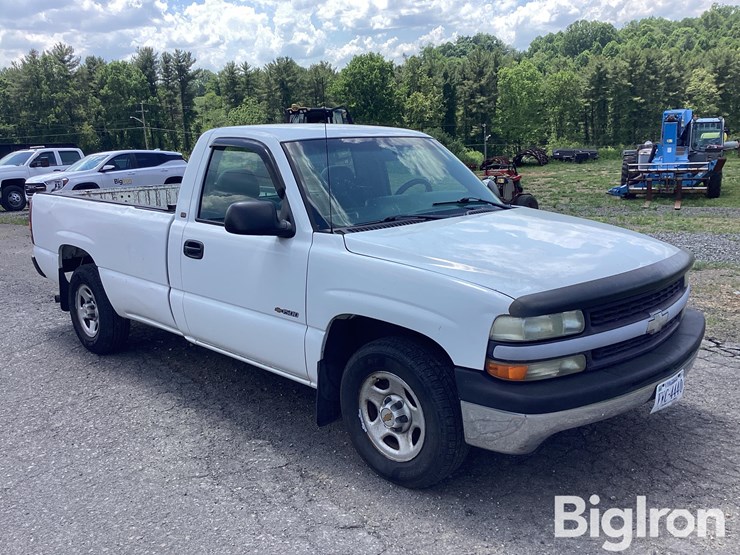 2001-chevrolet-silverado-1500-image-3