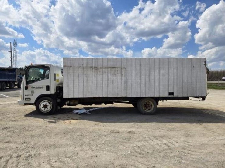 inoperable-2010-isuzu-flatbed-truck-jale5w169a7301-image-7