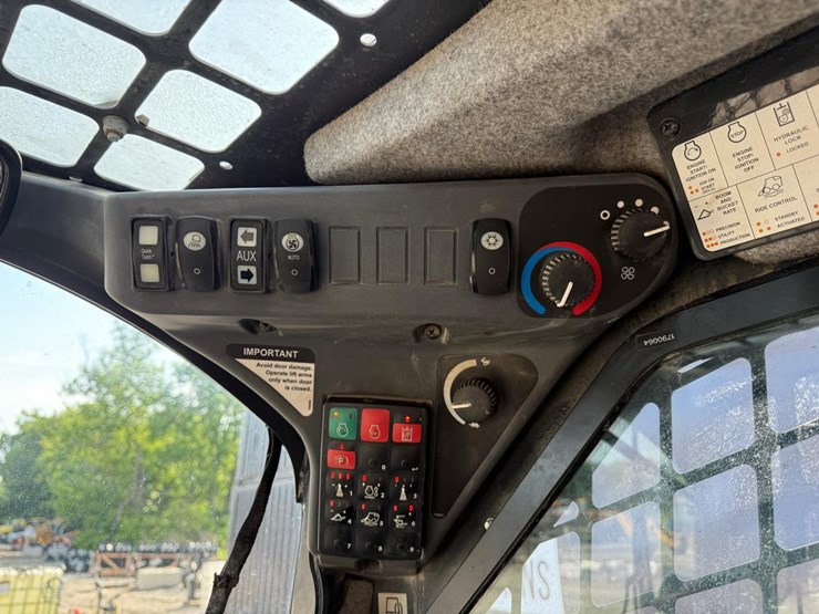 2023-deere-333g-image-21