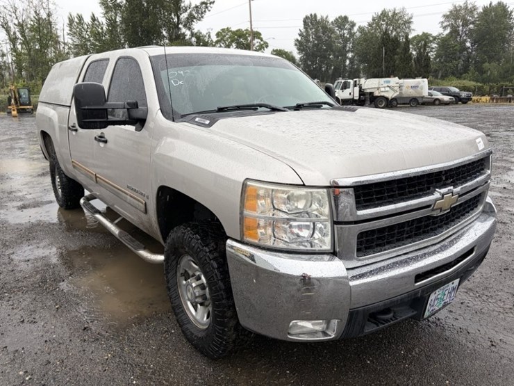 2009-chevrolet-silverado-2500-hd-lt-4x4-pickup-image-2