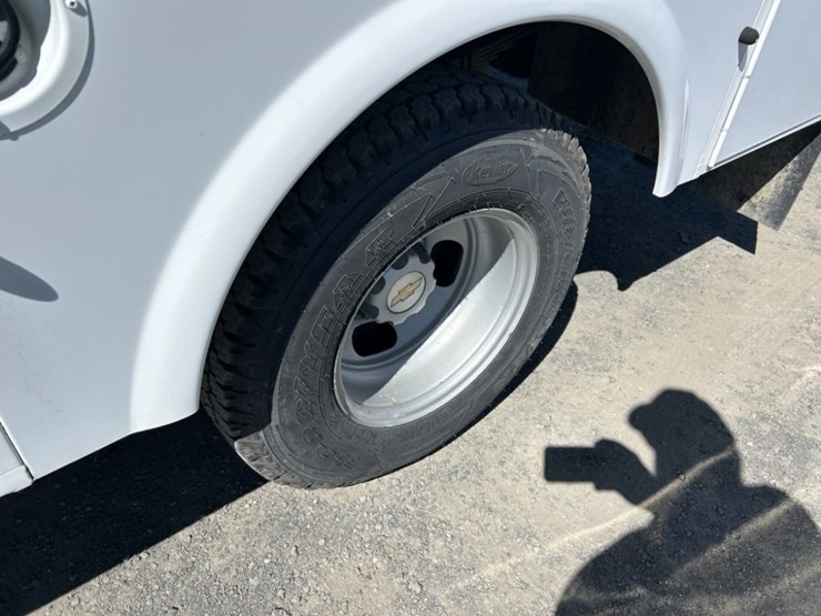 2006-chevrolet-silverado-3500-image-11