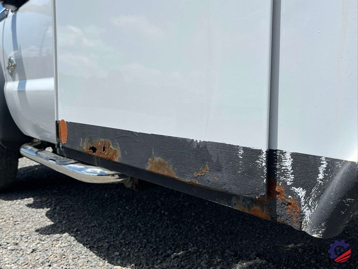 2013-ford-f550-image-24