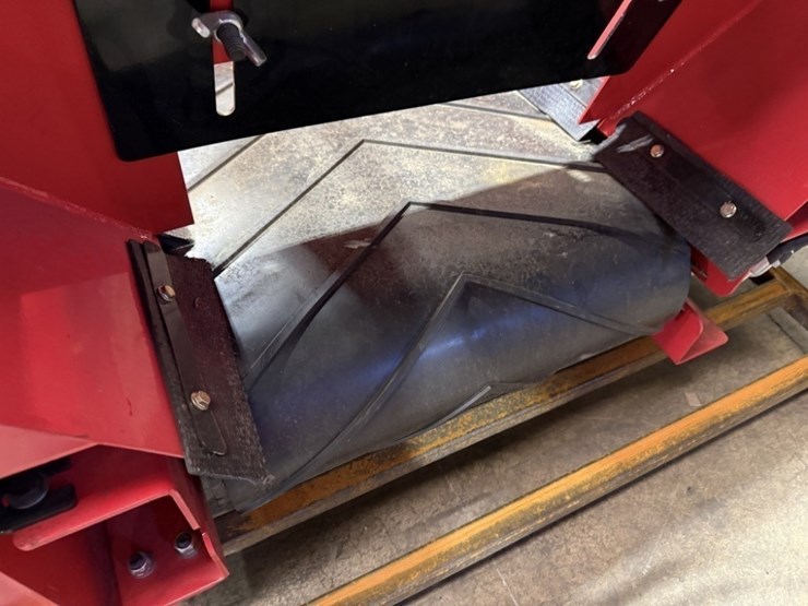 2026-future-ft-sub83-conveyor-bucket-image-6