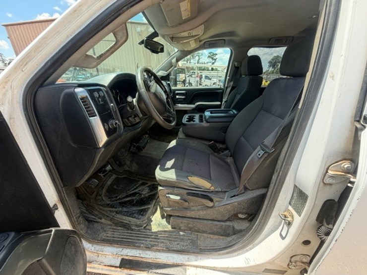 2015-chevrolet-silverado-3500-image-37