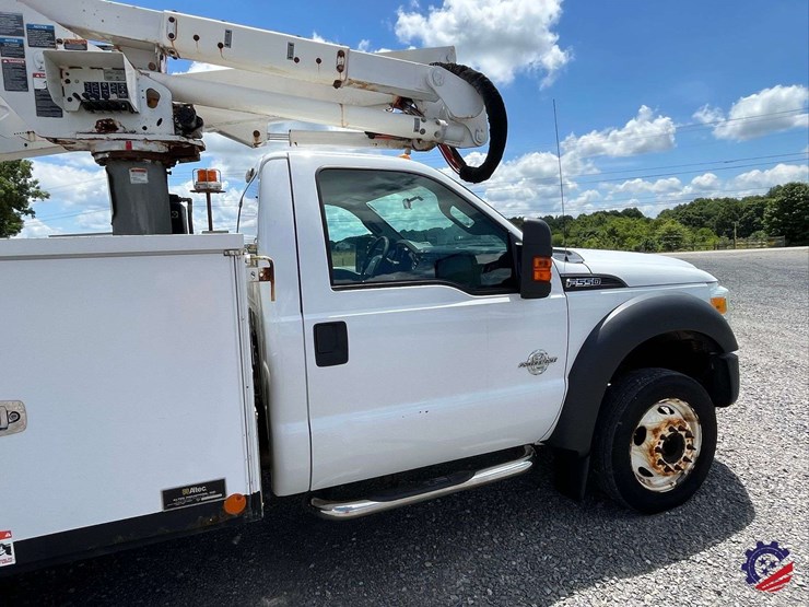 2013-ford-f550-image-33