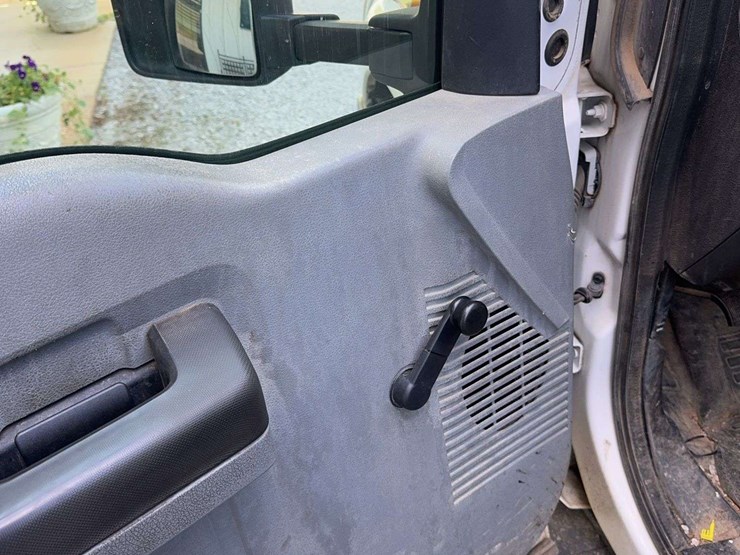 2016-ford-f350-image-16