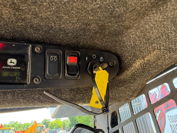 john-deere-270-image-21