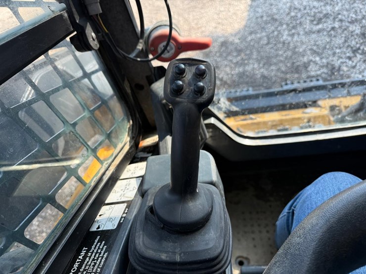 2023-deere-333g-image-22